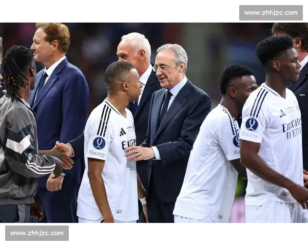 安切洛蒂亲赴美国督战世俱杯决赛，巴西主帅开启战术考察之旅